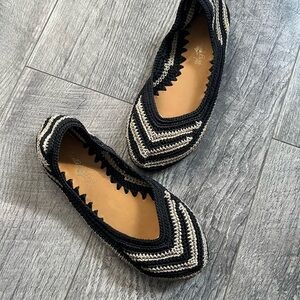 Elegant Black and Cream Women's Crochet Loafers